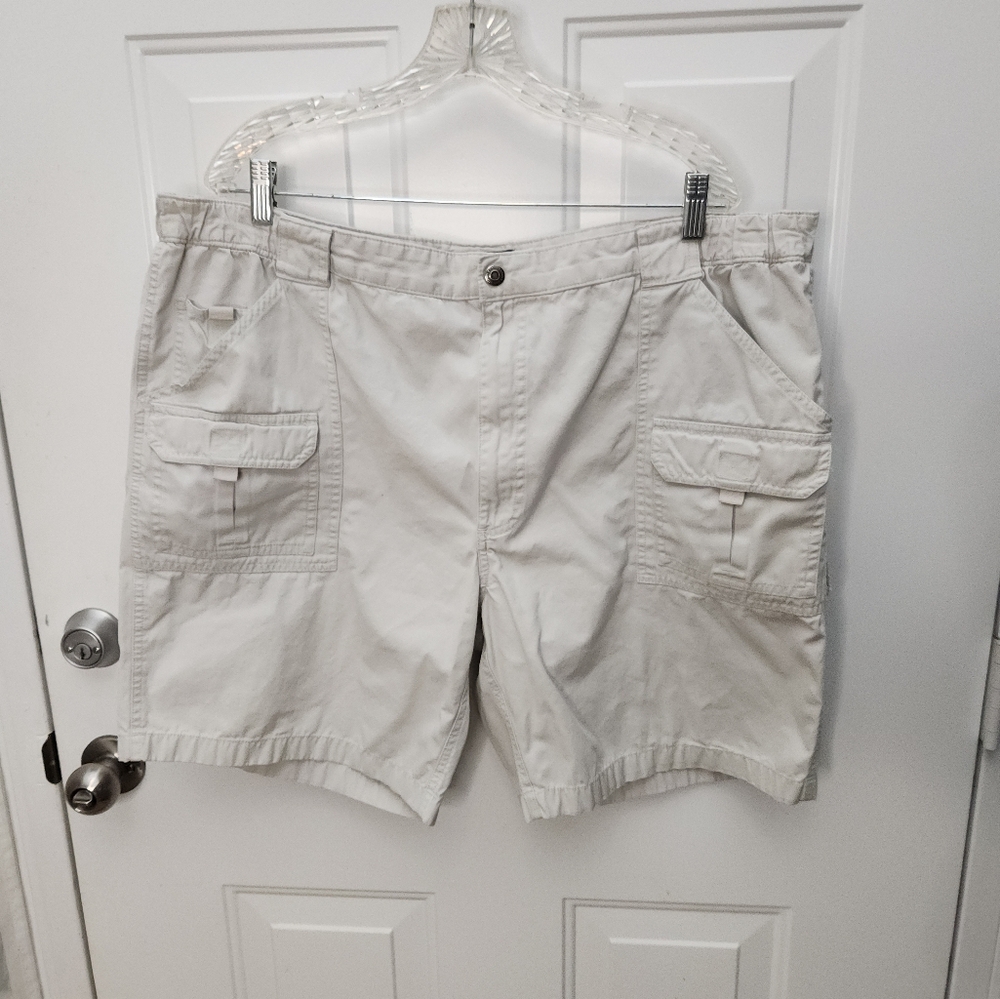 Men's Van Heusen Light Khaki‎ Cargo Shorts  Size 40